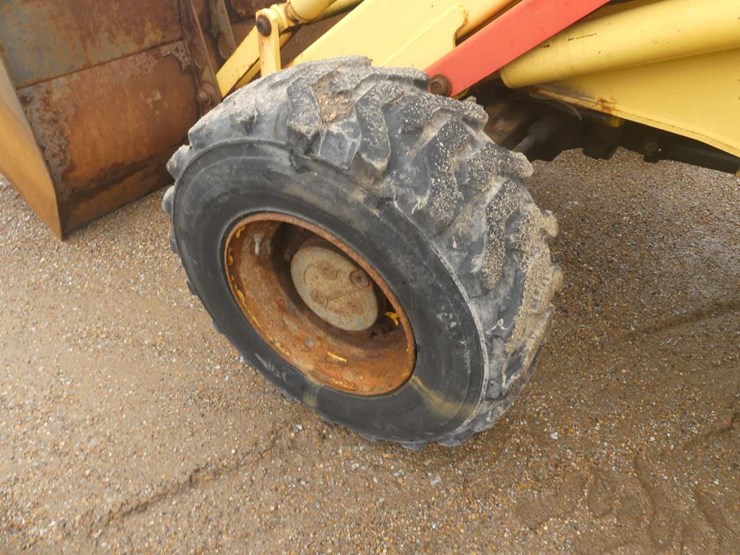 new-holland-lb75b-image-8
