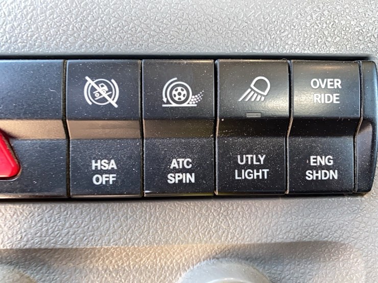 2019-freightliner-cascadia-day-cab-image-45