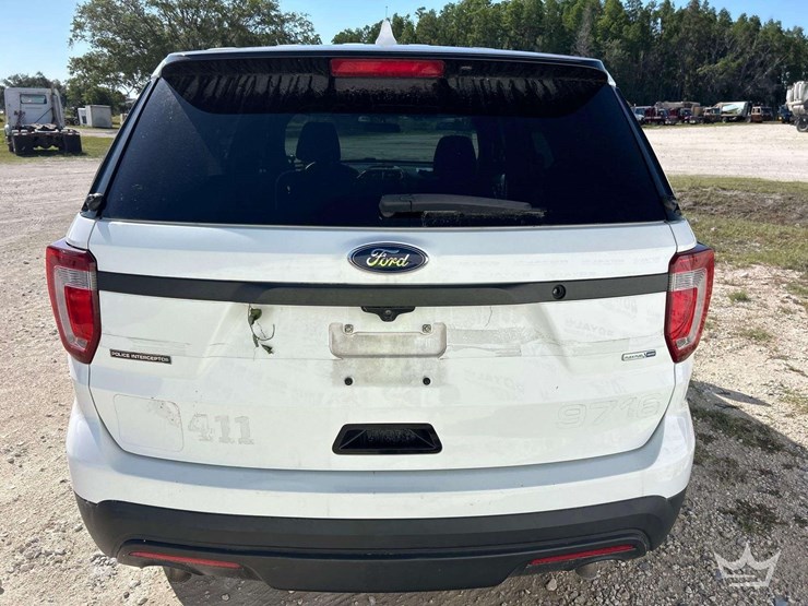 2017-ford-explorer-image-23