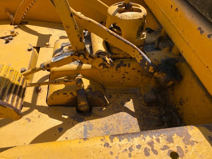 caterpillar-d4-image-26