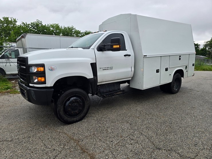 2021-chevrolet-silverado-6500hd-image-4