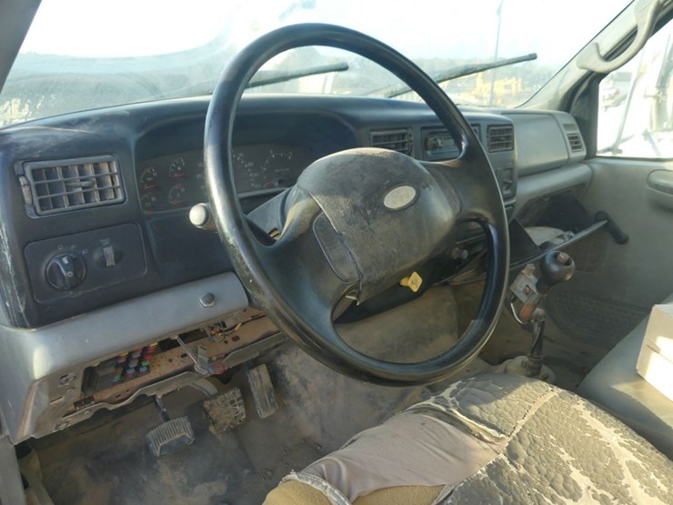 2005-ford-f750-image-13
