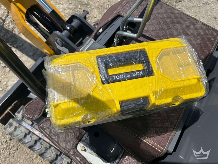 mini-excavator-image-14