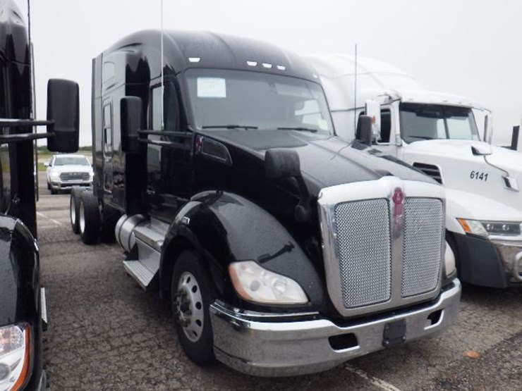 2022-kenworth-t680-image-3