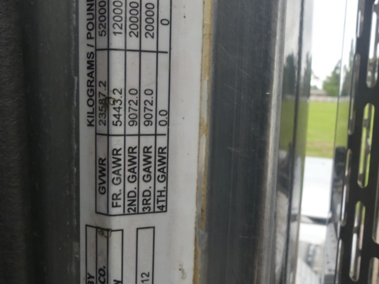 2013-peterbilt-388-image-21
