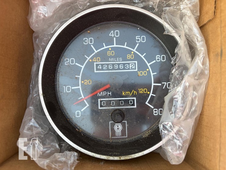 2005-kenworth-w900-image-37