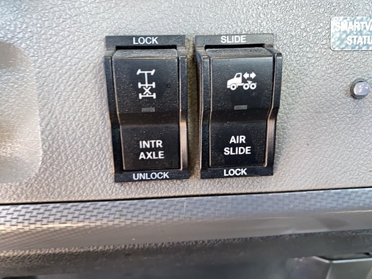 2019-freightliner-cascadia-day-cab-image-44
