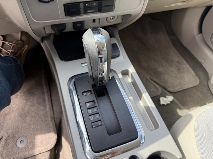 2012-ford-escape-hybrid-image-28