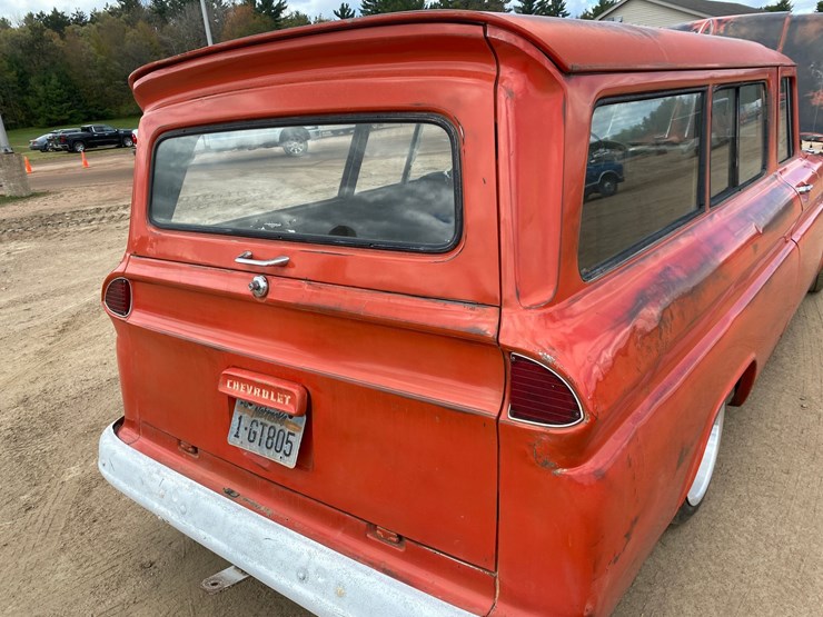 1963-chevrolet-suburban-image-26