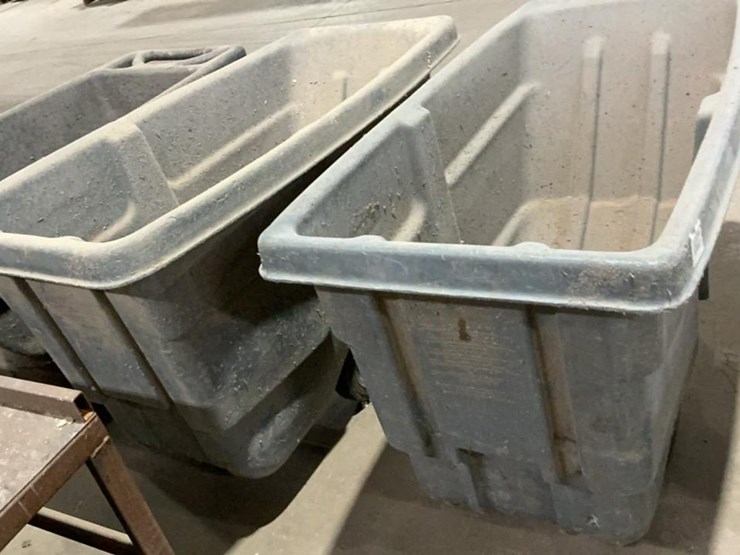 #164-•-poly-carts-and-trash-cans-image-6