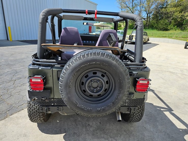 1995-jeep-wrangler-image-4