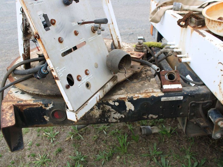 2005-isuzu-nqr-image-6