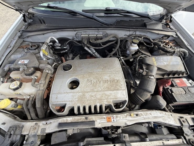 2012-ford-escape-hybrid-image-13