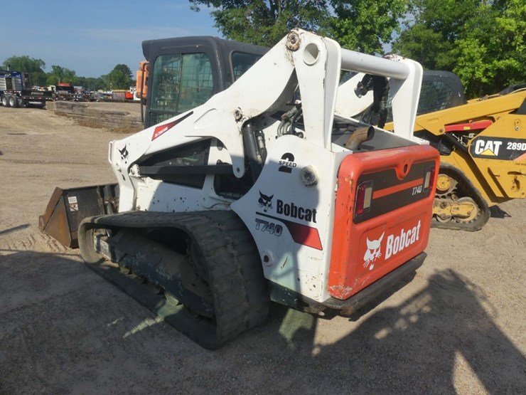 2019-bobcat-t740-image-4