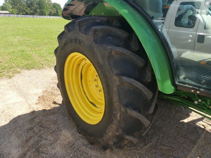 2024-john-deere-5100e-image-10