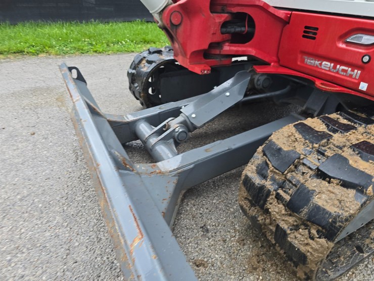 #24032-•-2024-takeuchi-tv350r-excavator-image-45