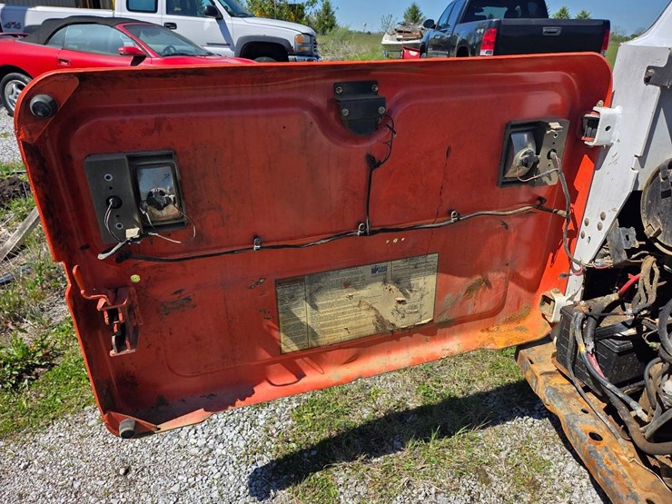 2013-bobcat-s630-image-13
