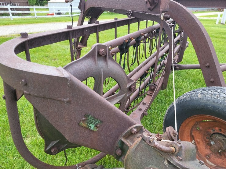 new-idea-bar-hay-rake-image-12