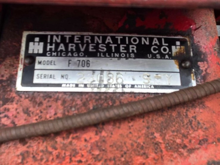 1965-ih-706-tractor-image-6