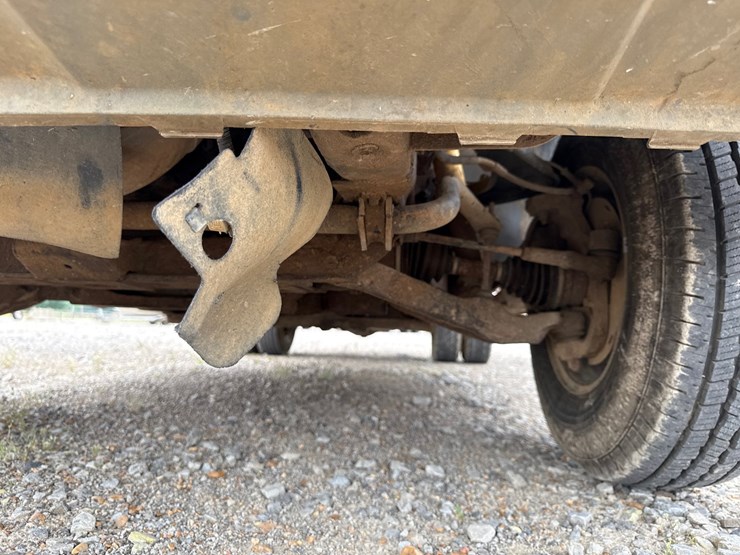 2004-chevrolet-silverado-3500-image-28