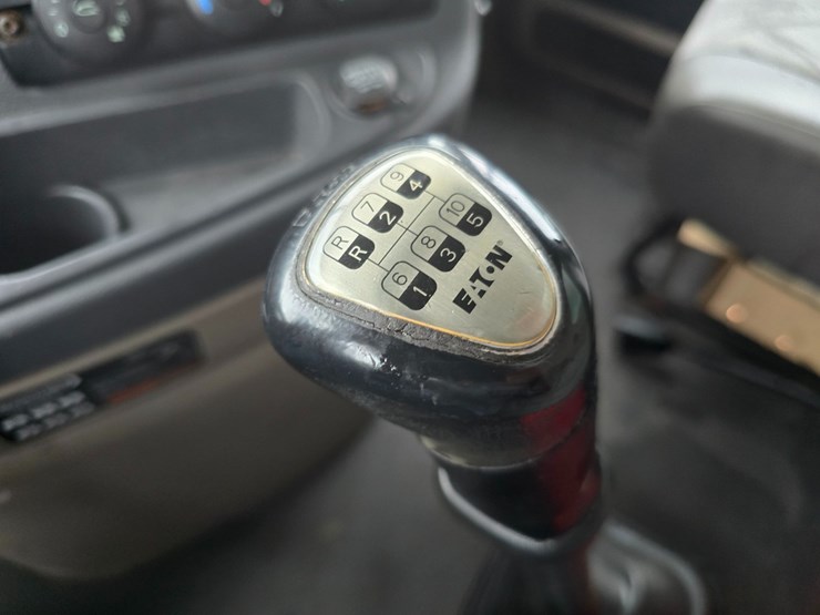 2015-freightliner-cascadia-113-image-64