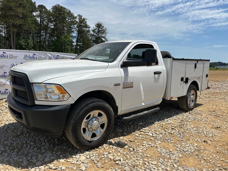 2015-dodge-2500-image-2