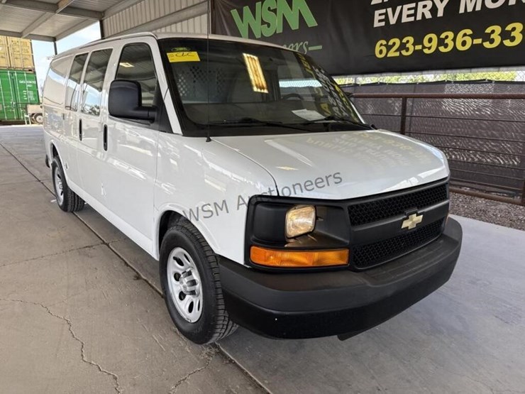 2014-chevrolet-express-1500-image-2