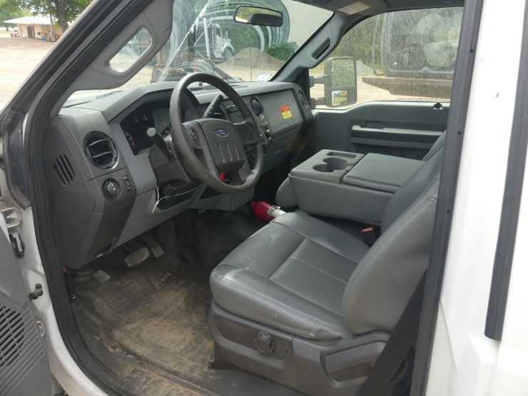 2015-ford-f350-xl-image-8
