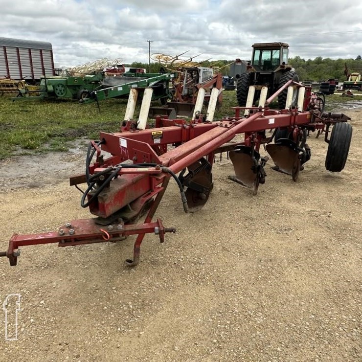 INTERNATIONAL 720