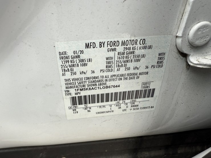 2020-ford-explorer-image-10
