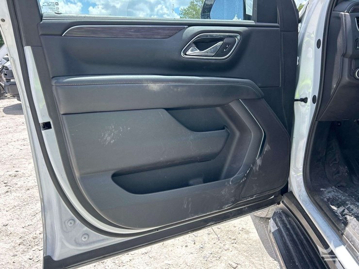 2024-chevrolet-tahoe-image-10