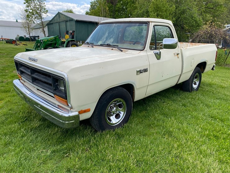 1985-dodge-150-image-3