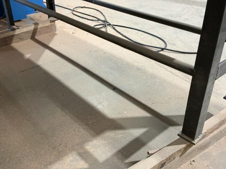 #185-•-2015-kentwood-hbr-300-horizontal-resaw-image-79