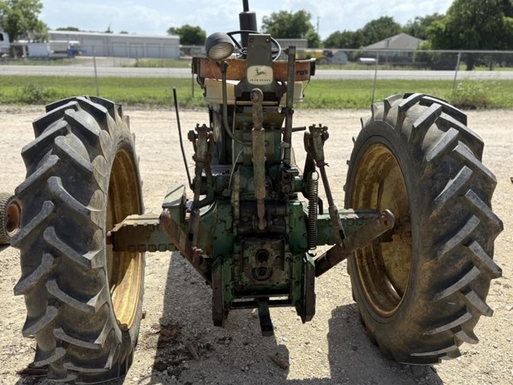 1962-john-deere-2010-image-5