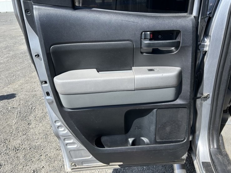 2007-toyota-tundra-sr5-image-28