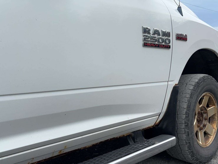 2013-dodge-2500-image-31