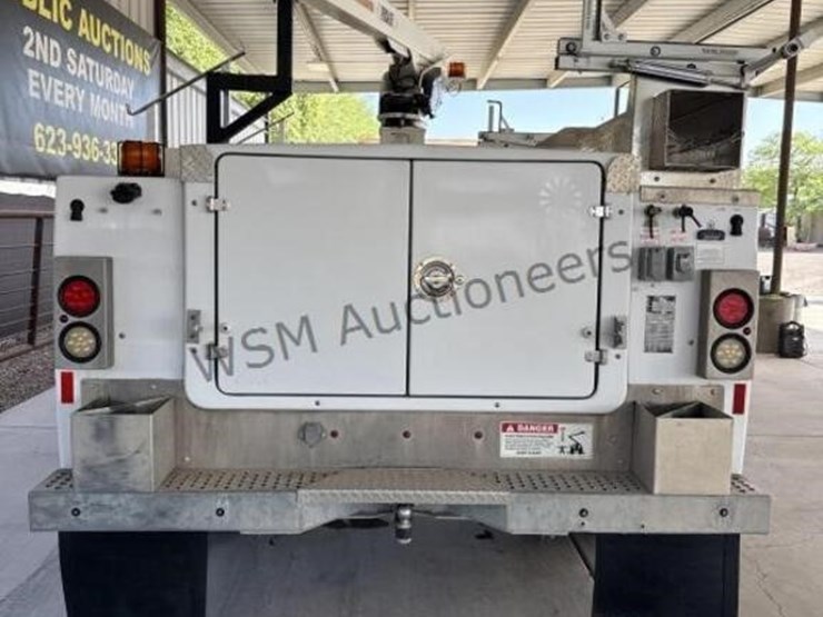 2015-ram-4500-bucket-truck-image-8