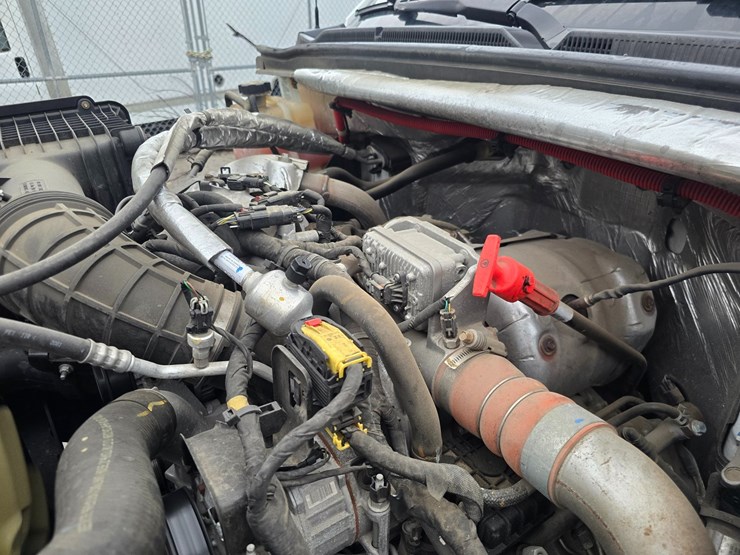 2021-chevrolet-silverado-6500hd-image-35