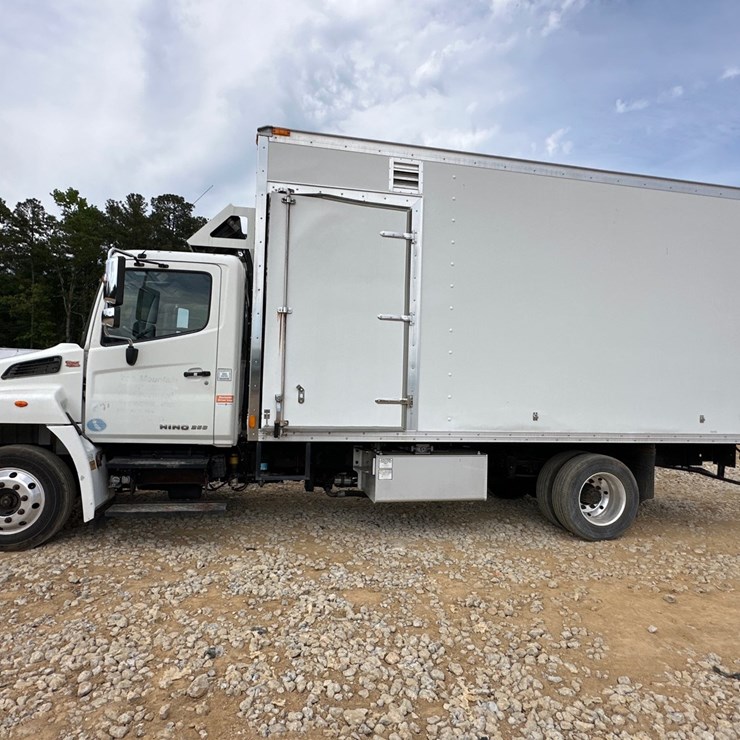 2010 HINO 258