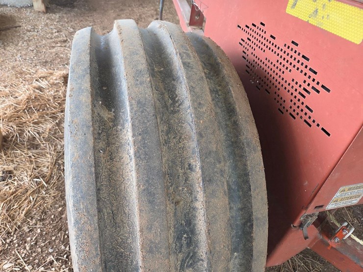 hesston-7500-image-21