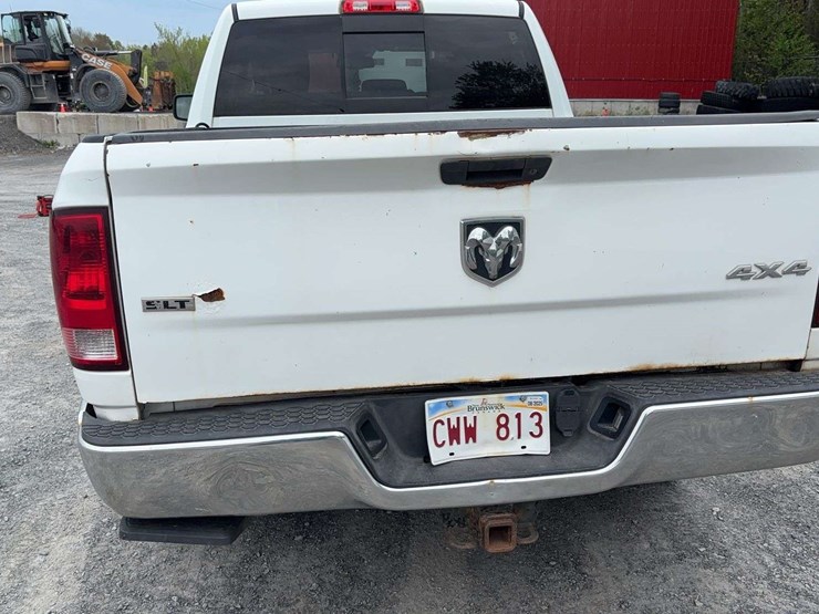 2013-dodge-2500-image-28