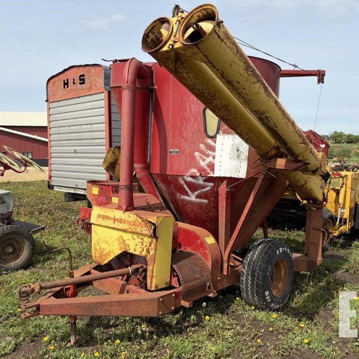 NEW HOLLAND 353