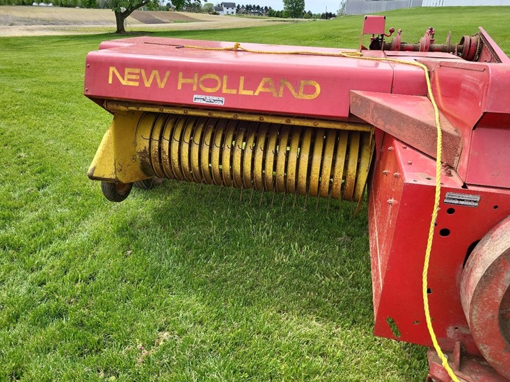 new-holland-273-image-8