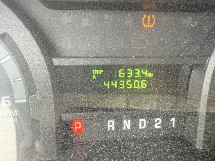 2010-ford-e350-image-26
