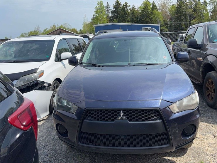 2010-mitsubishi-outlander-image-4