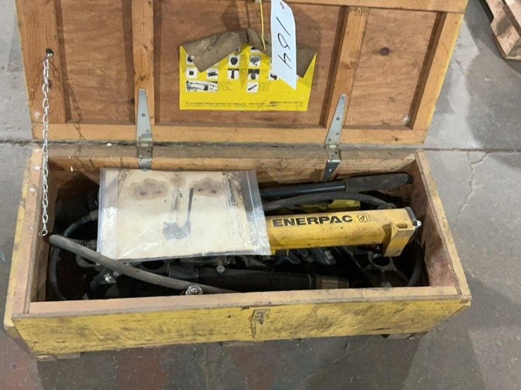 #104-•-enerpac-p-392-hydraulic-ram-image-1