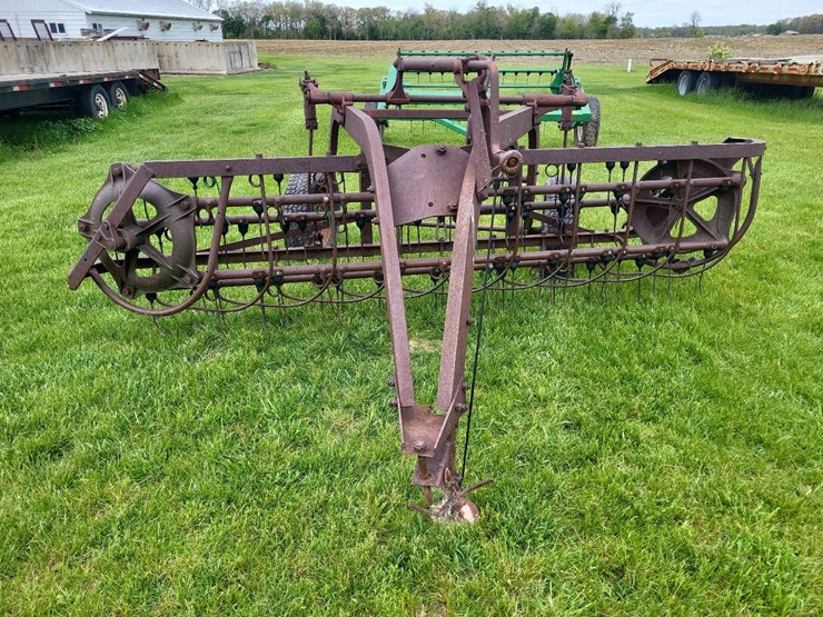 new-idea-bar-hay-rake-image-8