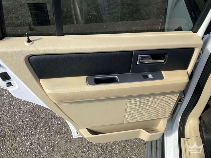 2015-ford-expedition-image-25