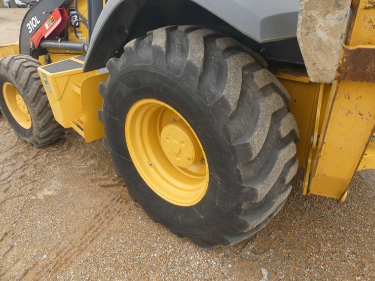 2019-deere-310l-image-7
