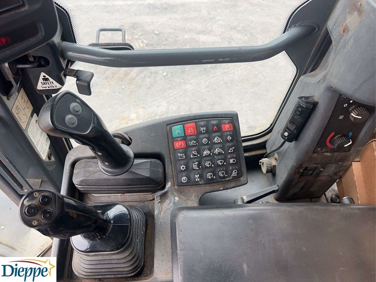 2011-deere-544k-image-26
